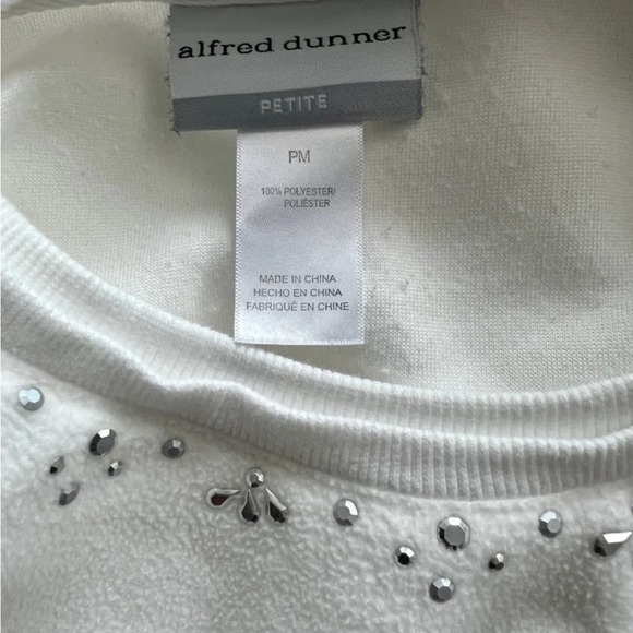 White Fleece Top By Alfred Dunner. Size PM - Picture 10 of 10
